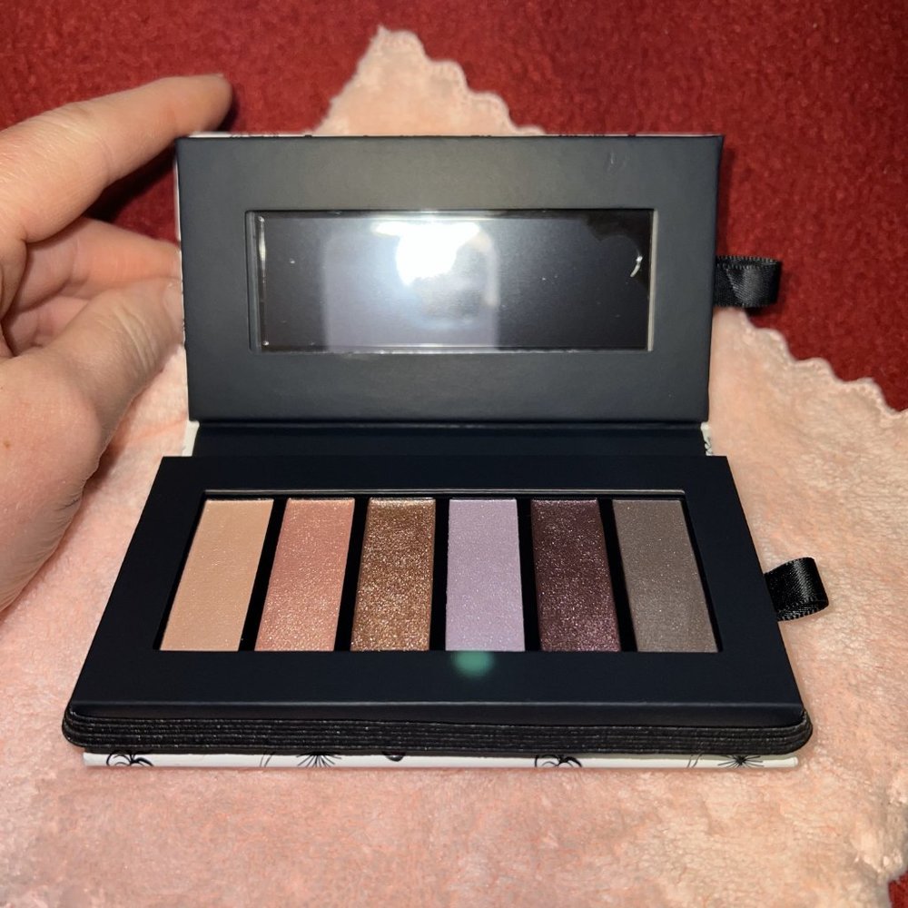 NEW BARE MINERALS - Picture 10 of 15